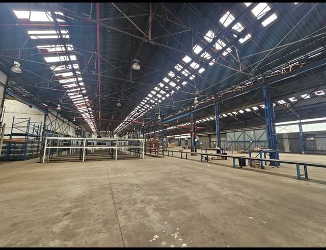 4,113M² WAREHOUSE TO LET IN TUNNEY